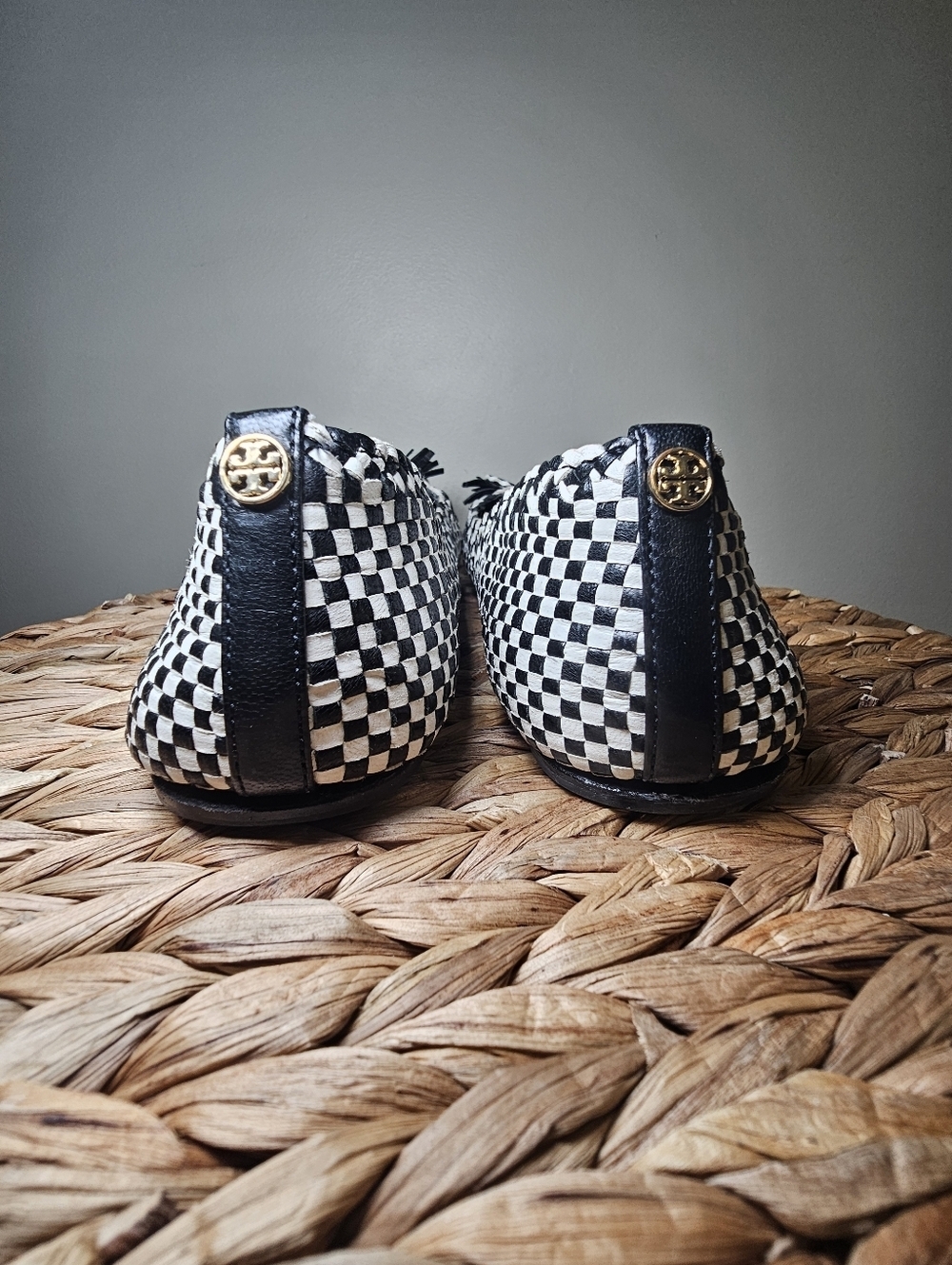 Tory Burch Woven Leather Ballet Flats 8M Black White Checkered Tassel - Picture 6 of 11